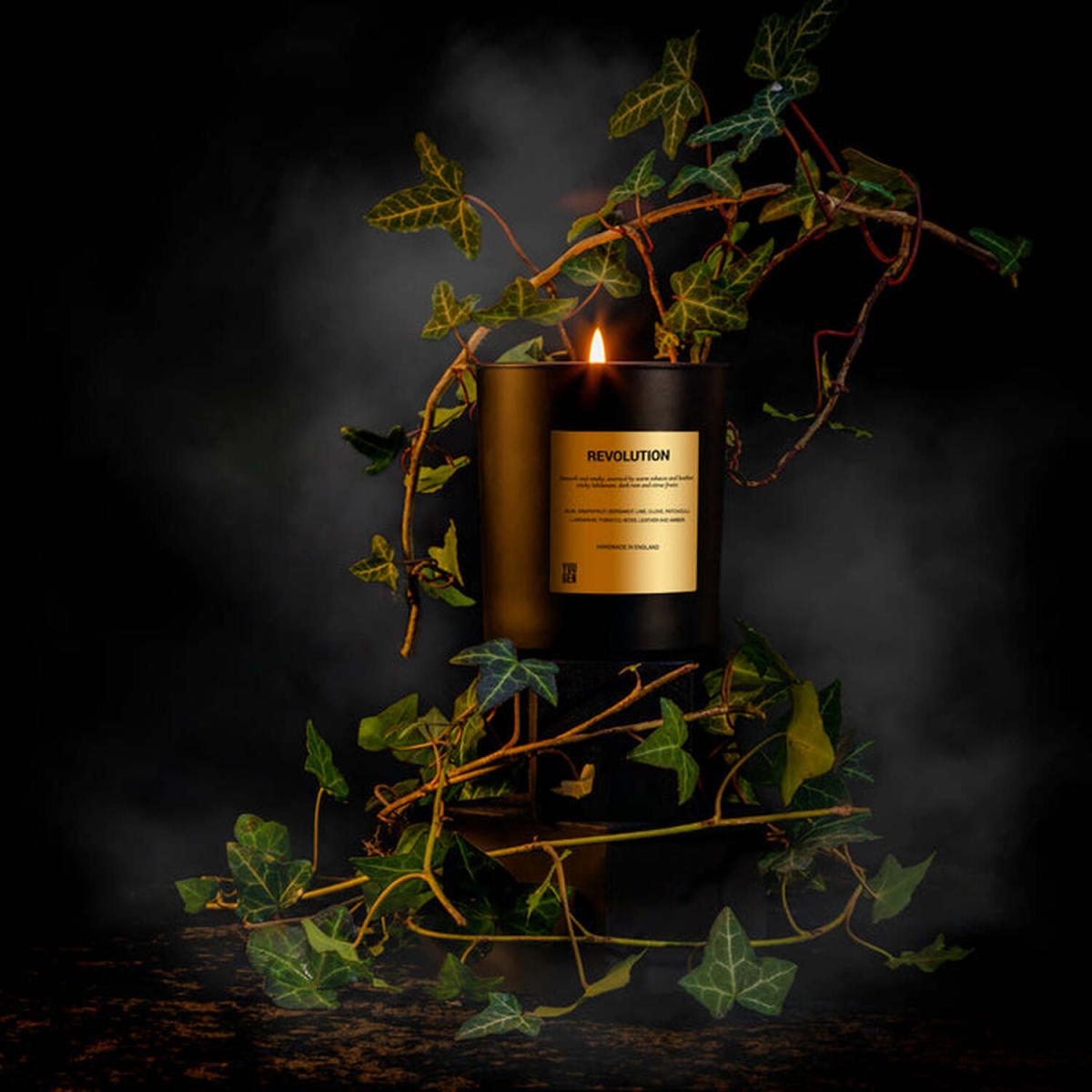 Revolution Candle - White – image 2