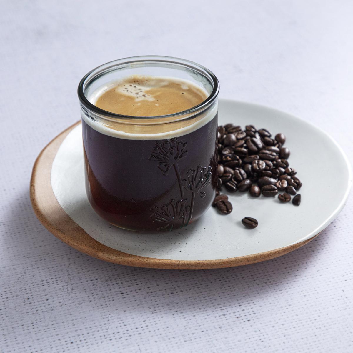 ECO Geranium and Oud Candle in a Glass – image 2