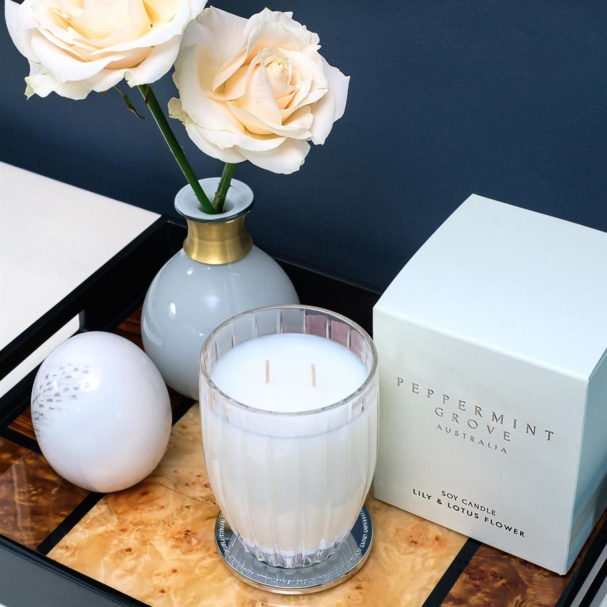 370g Soy Wax Scented Candle - Lily & Lotus Flower / Lily & Lotus Flower – image 4