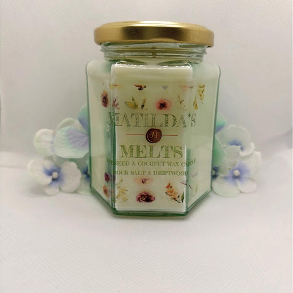 Rock Salt and Driftwood Scented Candle - White – image 2