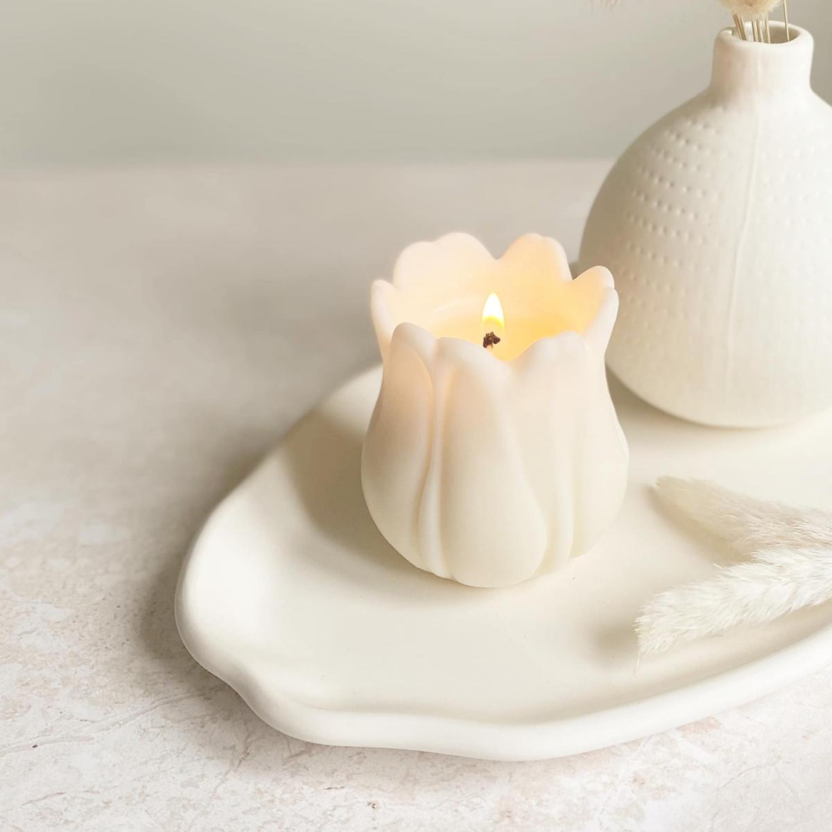 Tulip Pillar Candle - White – image 2