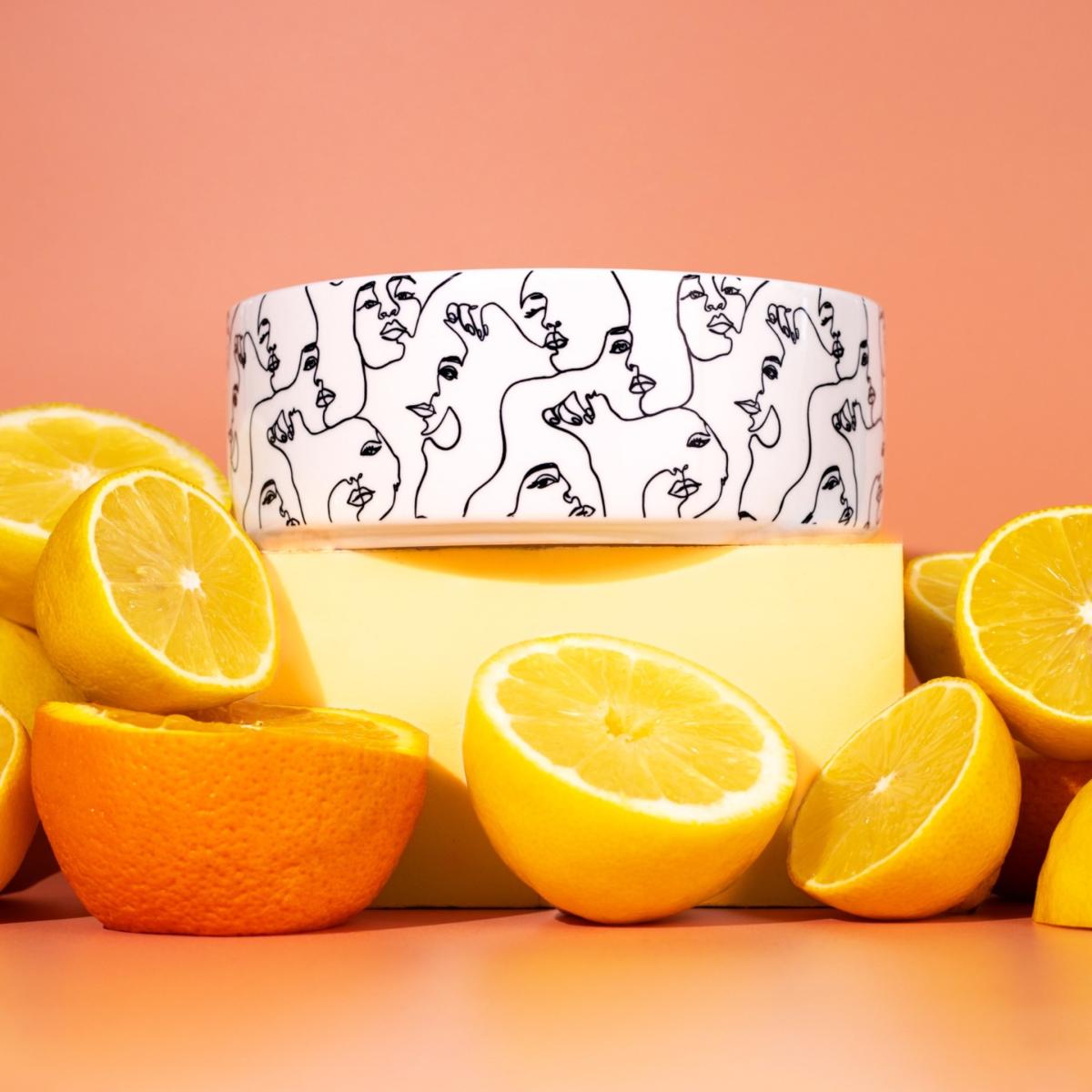White / Black Meninas Soy Candle - Safari Fragrance Citrus Fresh Inkrypt London – image 3