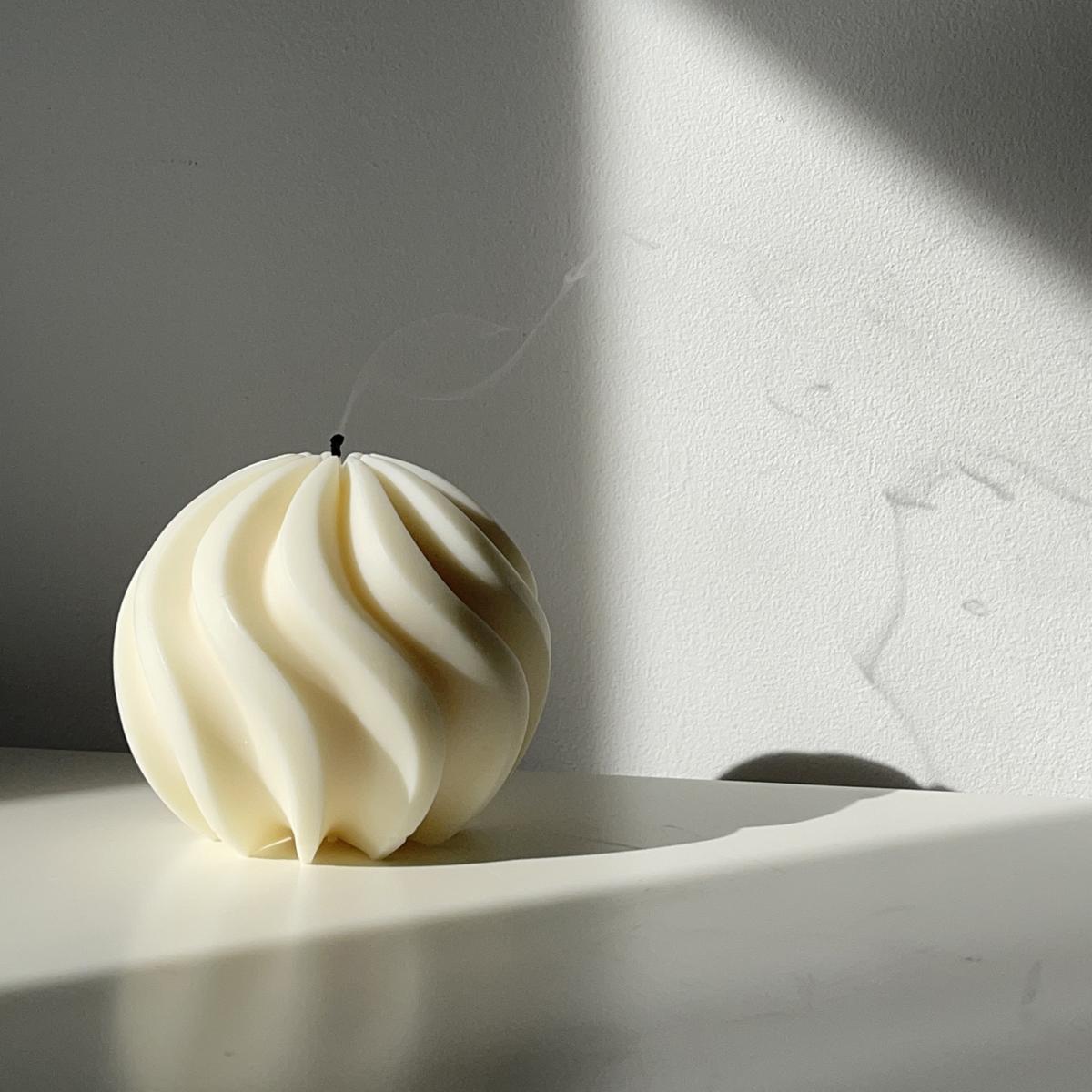 White Iva Eco Soy Candle Olive Gergel – image 4