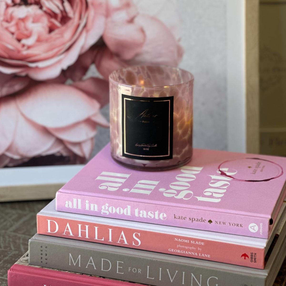 Black Autour Luxury Soy Candle Femme Fatale - White Tea, Aloe Vera, Wood Autour Candles & Decor – image 2