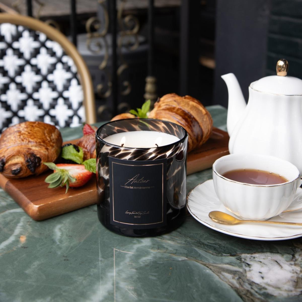 Black Autour Luxury Soy Candle Elle Est Arménienne - Wood, Vanilla, Myrrh Autour Candles & Decor – image 2
