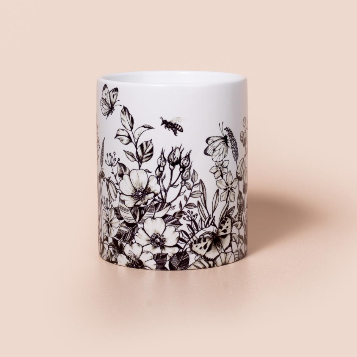 Black Gaia Scented Spring Soy Candle - Citrus Fragrance Inkrypt London – image 3