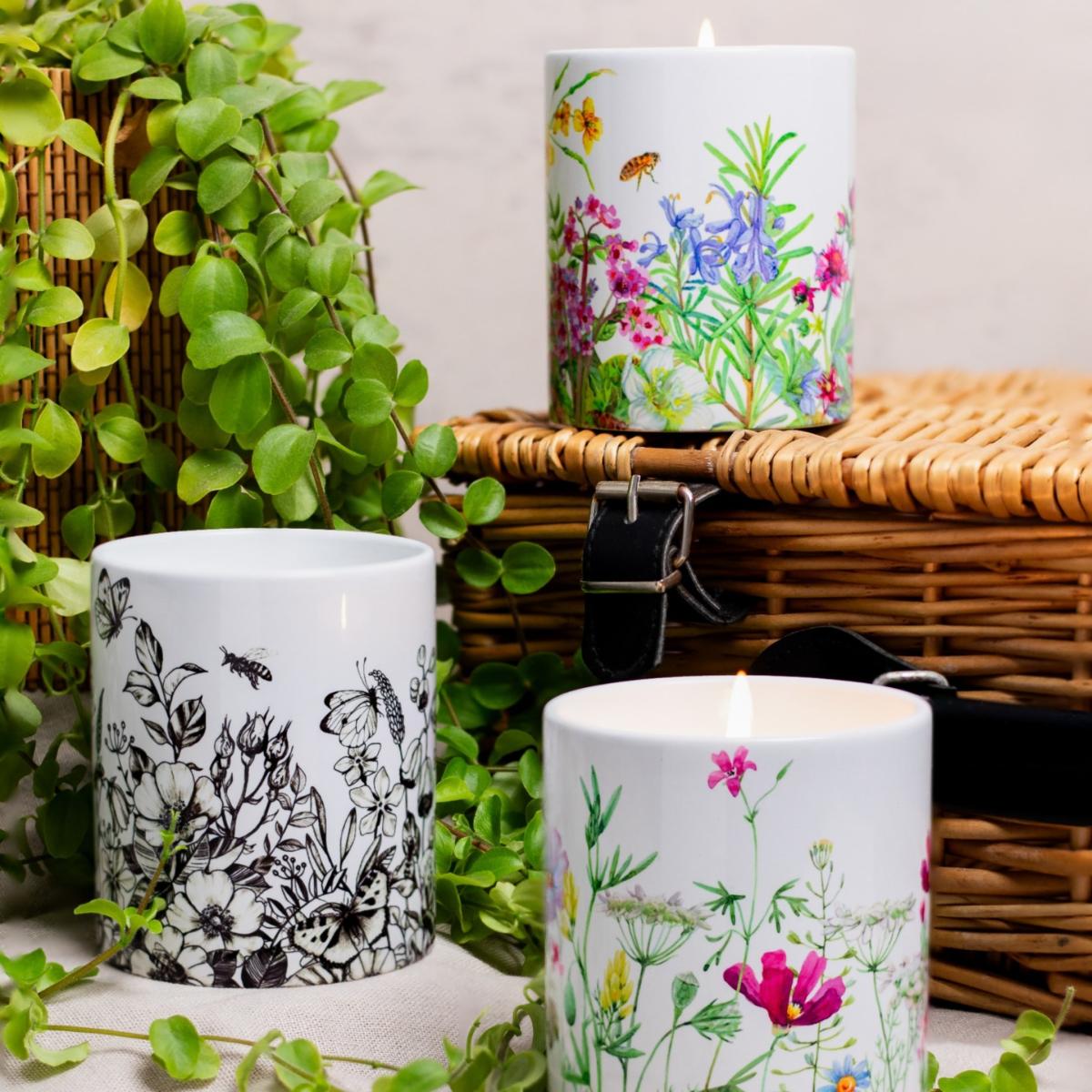 Black Gaia Scented Spring Soy Candle - Citrus Fragrance Inkrypt London – image 4