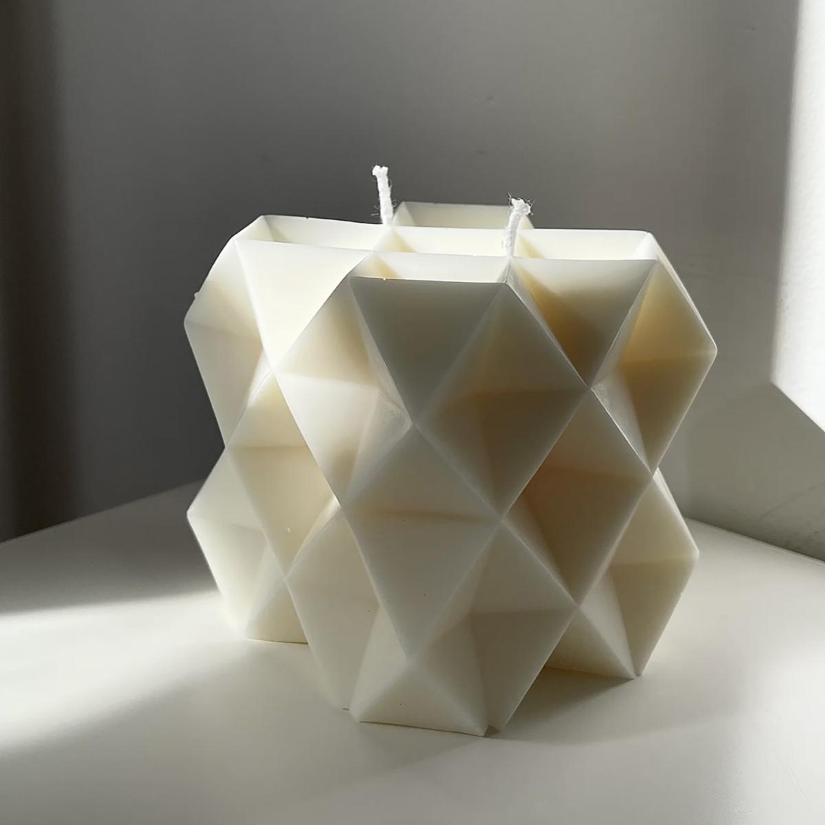 White Ava Eco Soy Candle Olive Gergel – image 2