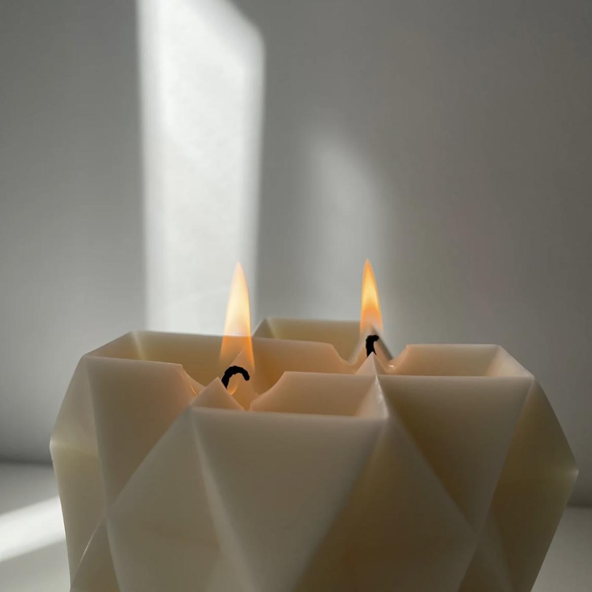 White Ava Eco Soy Candle Olive Gergel – image 3