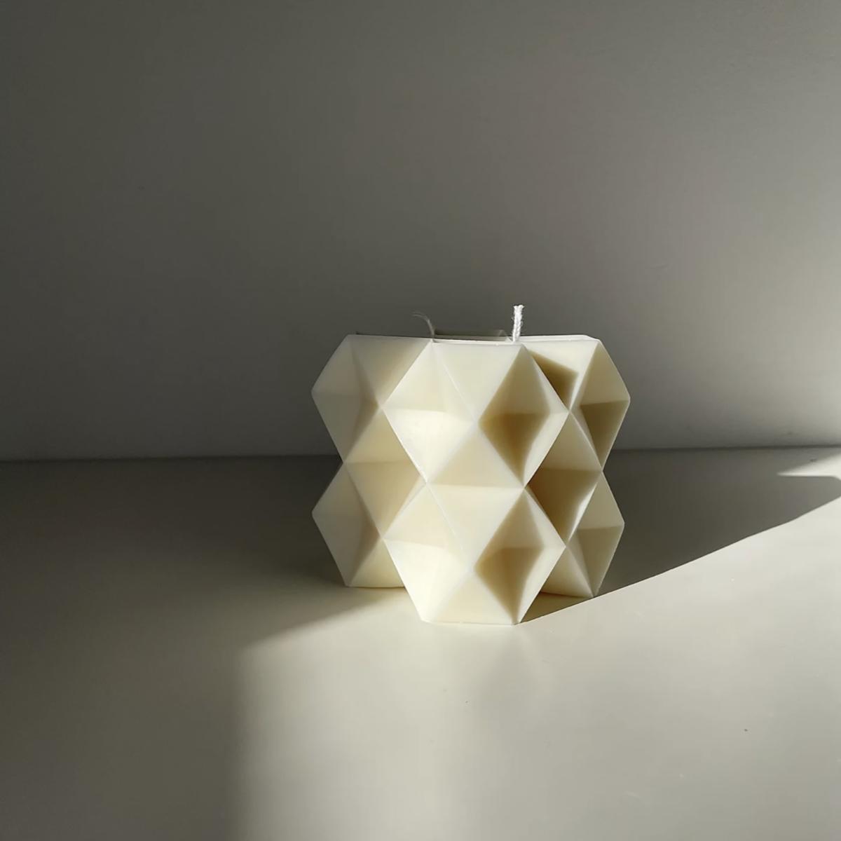White Ava Eco Soy Candle Olive Gergel – image 5