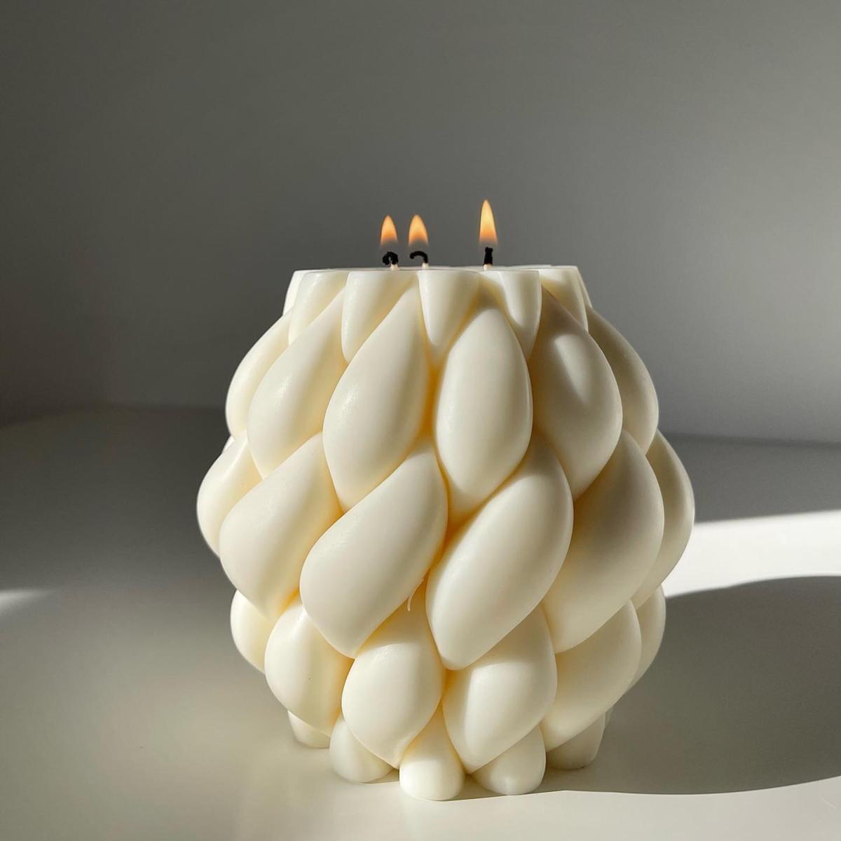 White Amelia Eco Soy Candle Olive Gergel – image 3