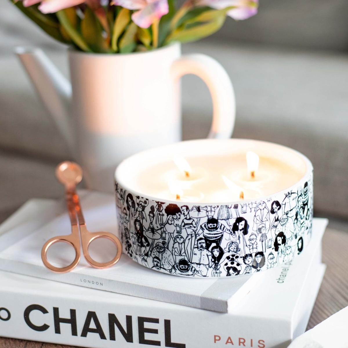 White / Black Metropolitan Soy Candle - Patchouli & Vanilla Fragrance Inkrypt London – image 4