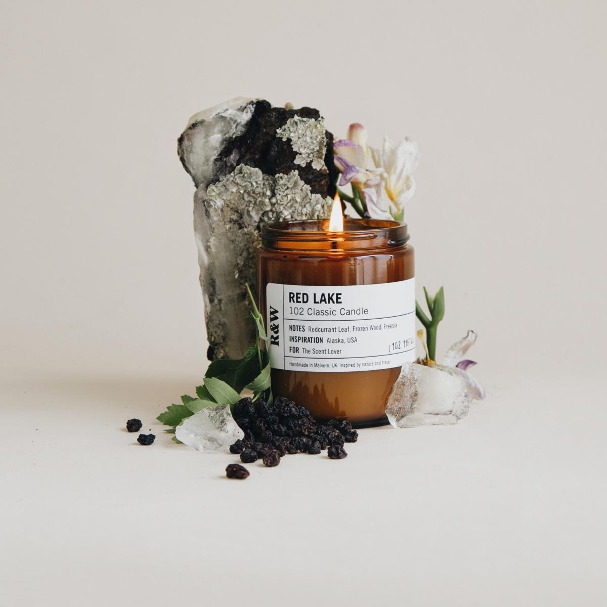 Red Lake - Redcurrant Leaf, Frozen Wood + Freesia Candle One Size Russell & White – image 3