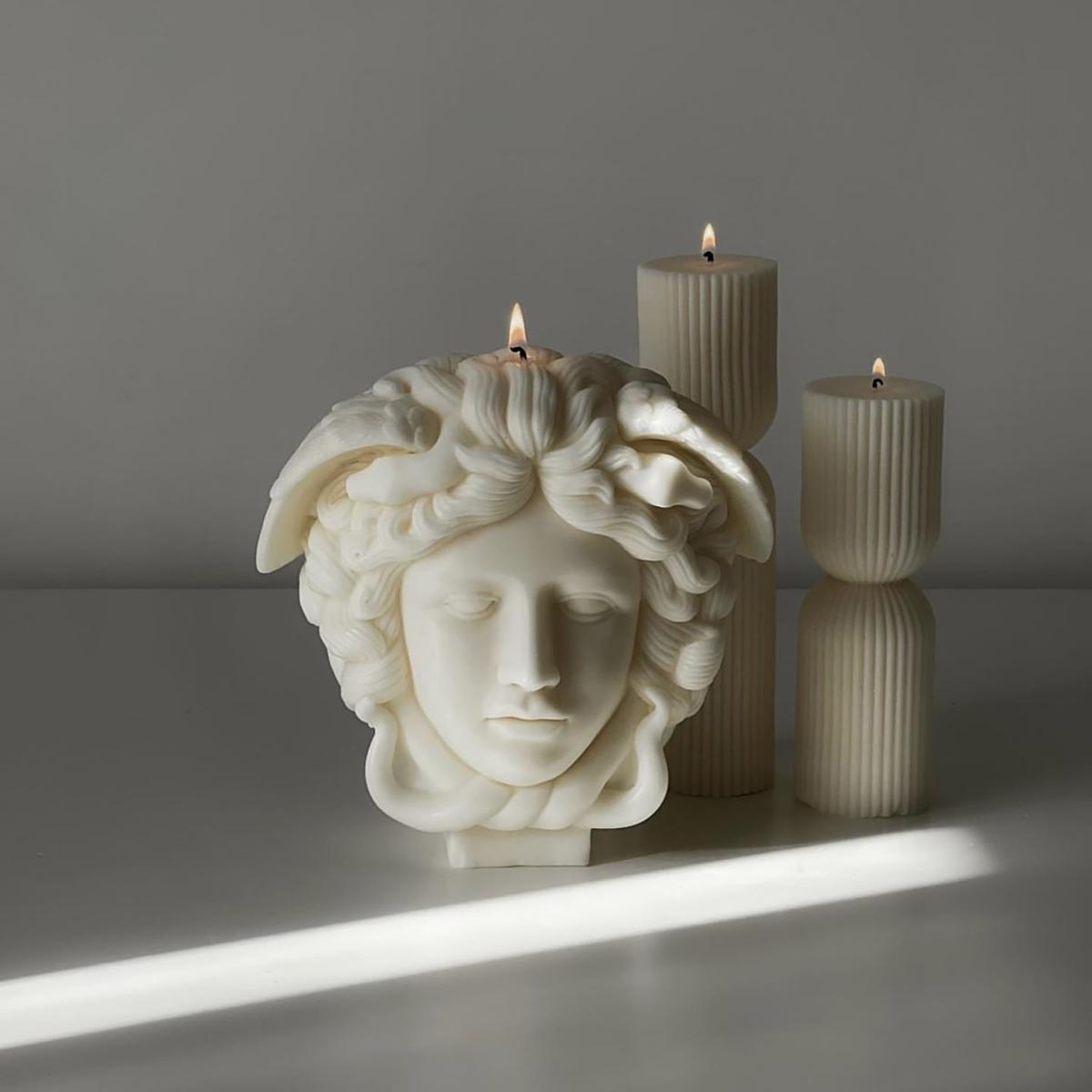 White Medusa Eco Soy Candle Olive Gergel – image 5