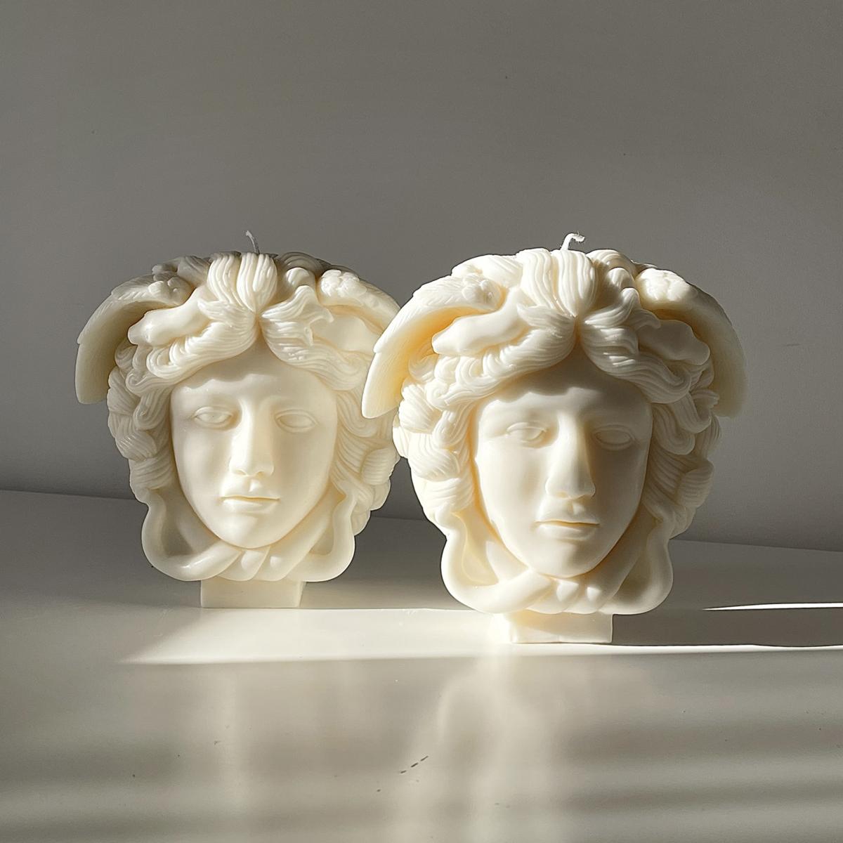 White Medusa Eco Soy Candle Olive Gergel – image 9