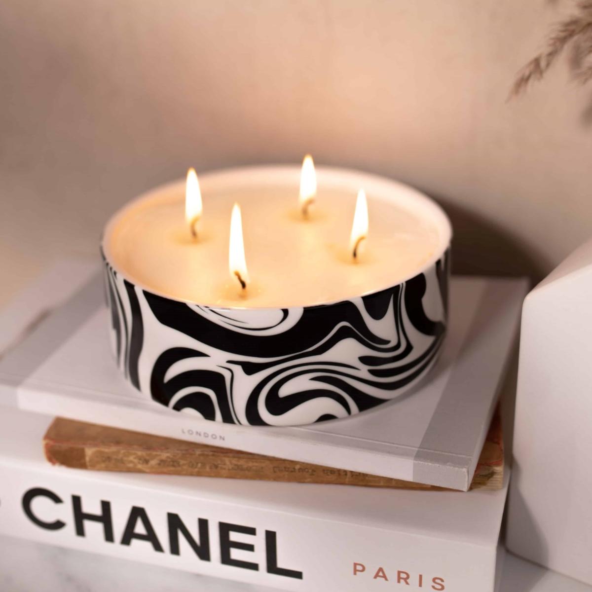 White / Black Earthly Delights Soy Candle - Bois Fragrance One Size Inkrypt London – image 2