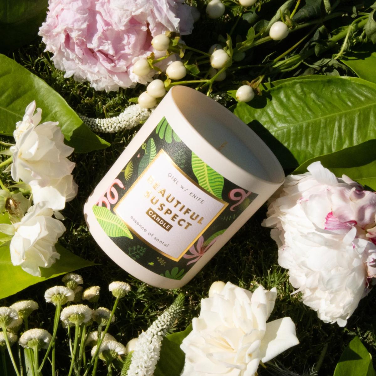 Beautiful Suspect Candle - Essence Of Santal Girl W/ Knife – image 5