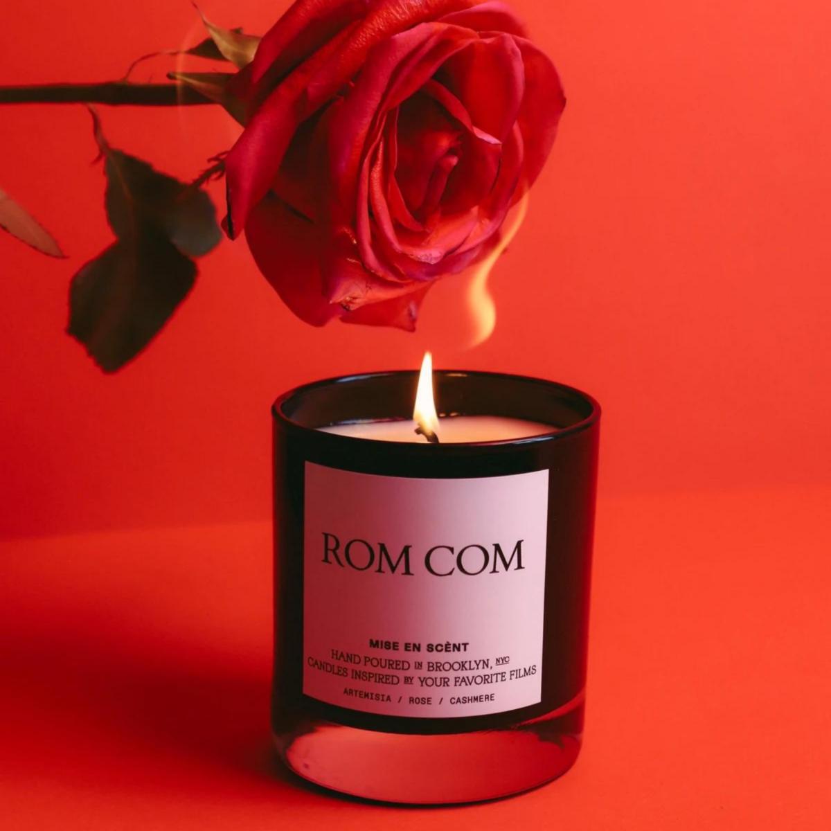 Black Rom Com Candle Mise En Scènt – image 3