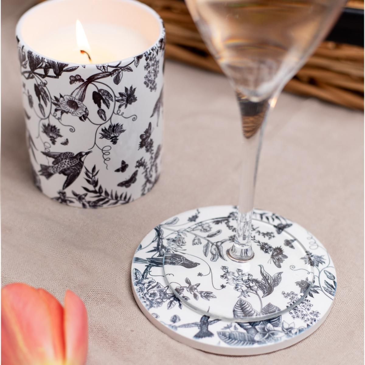 Black / White Foliage Scented Spring Soy Candle Inkrypt London – image 3