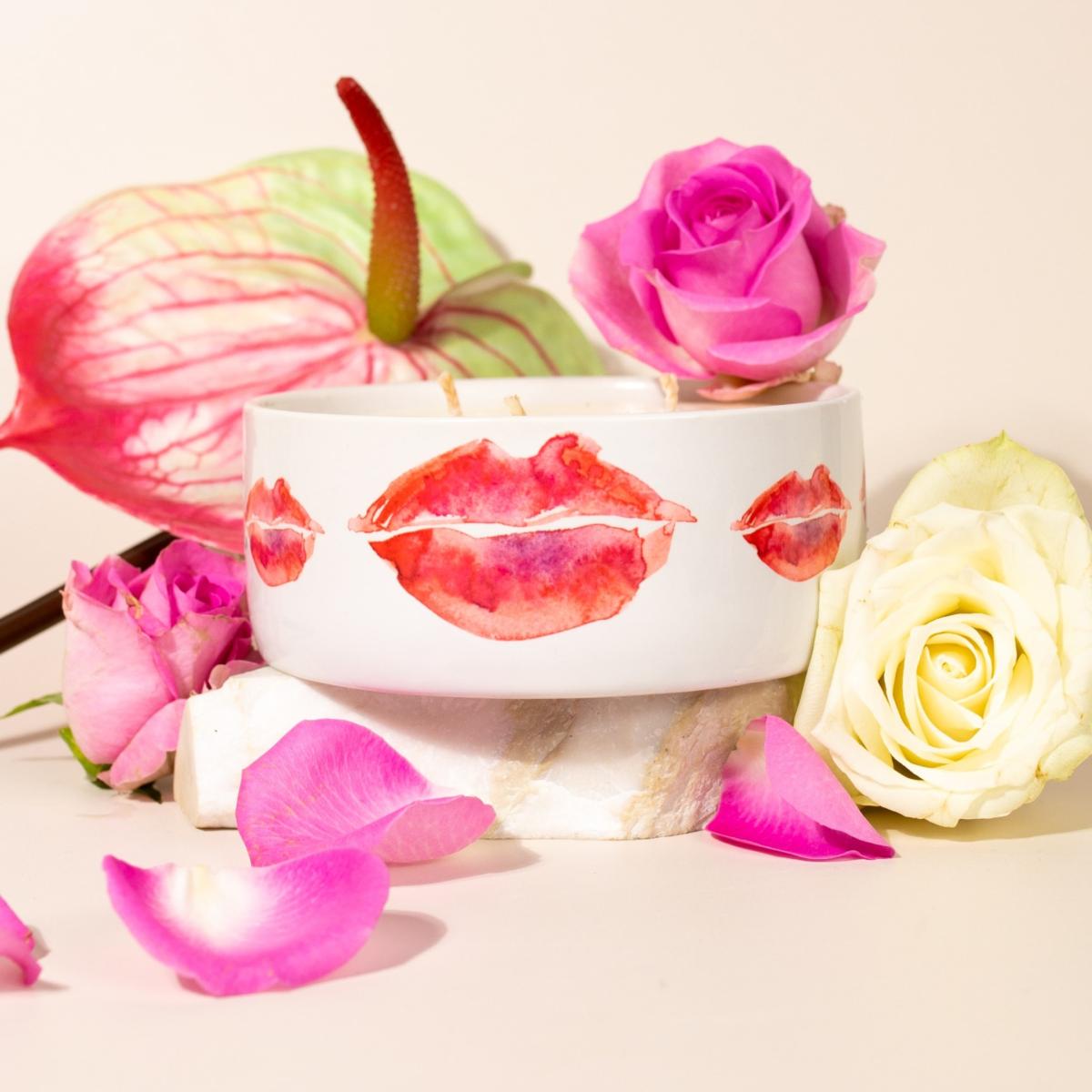 White / Pink / Purple Besos Soy Candle - Foliage Fragrance Lush Floral Inkrypt London – image 3