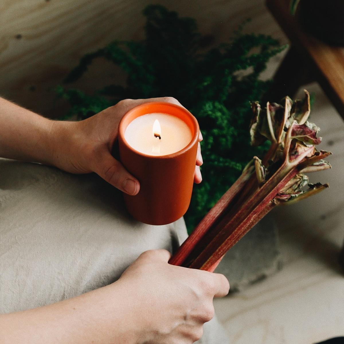 Rhubarb Terracotta Soy Candle One Size Russell & White – image 2