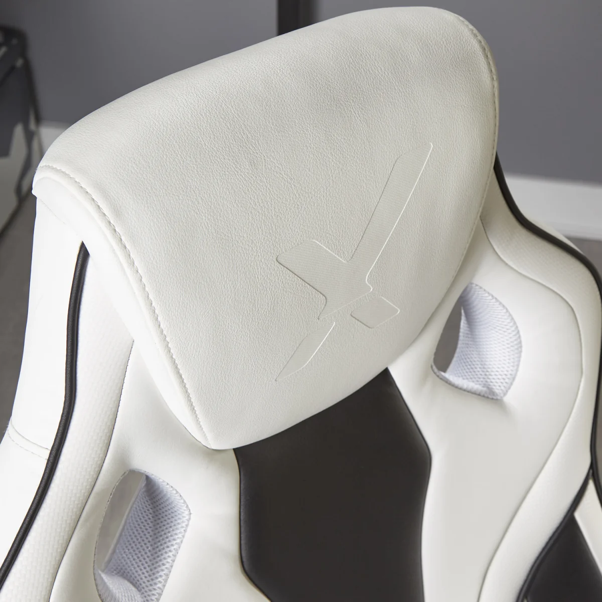 X Rocker Maverick Office Gaming Chair - White/Black – image 4