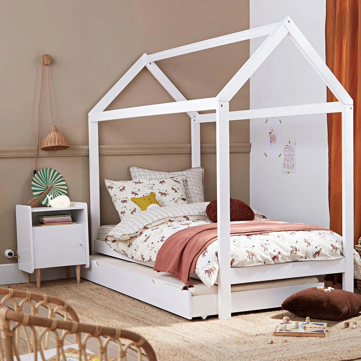 Zag Children's Bedside Table – image 2