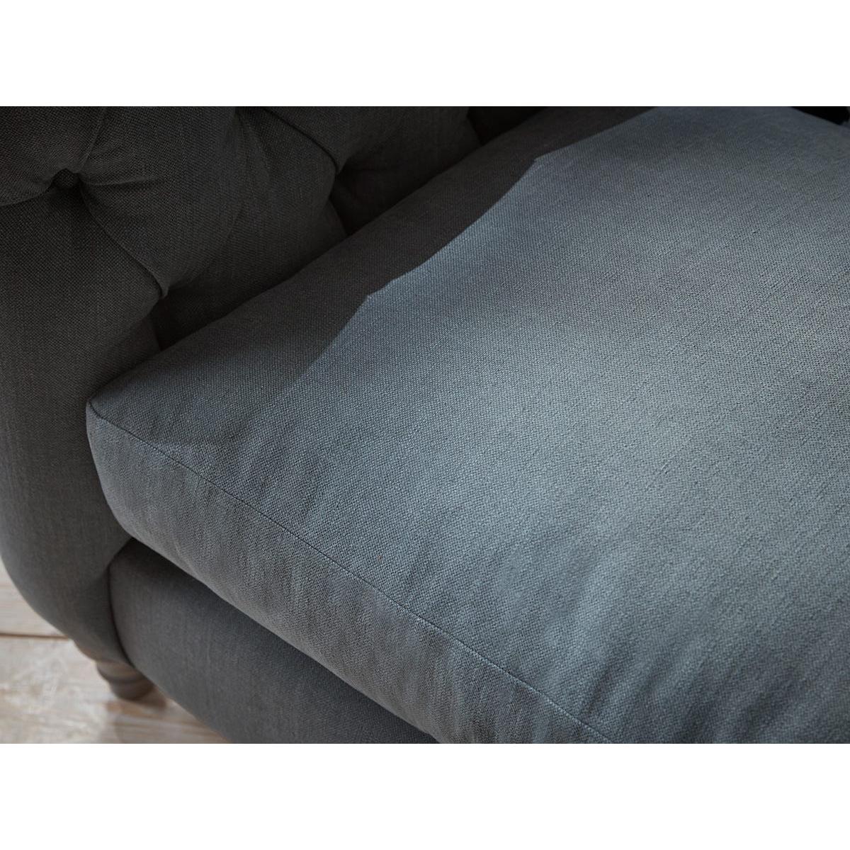 Sarnia Loveseat – image 6