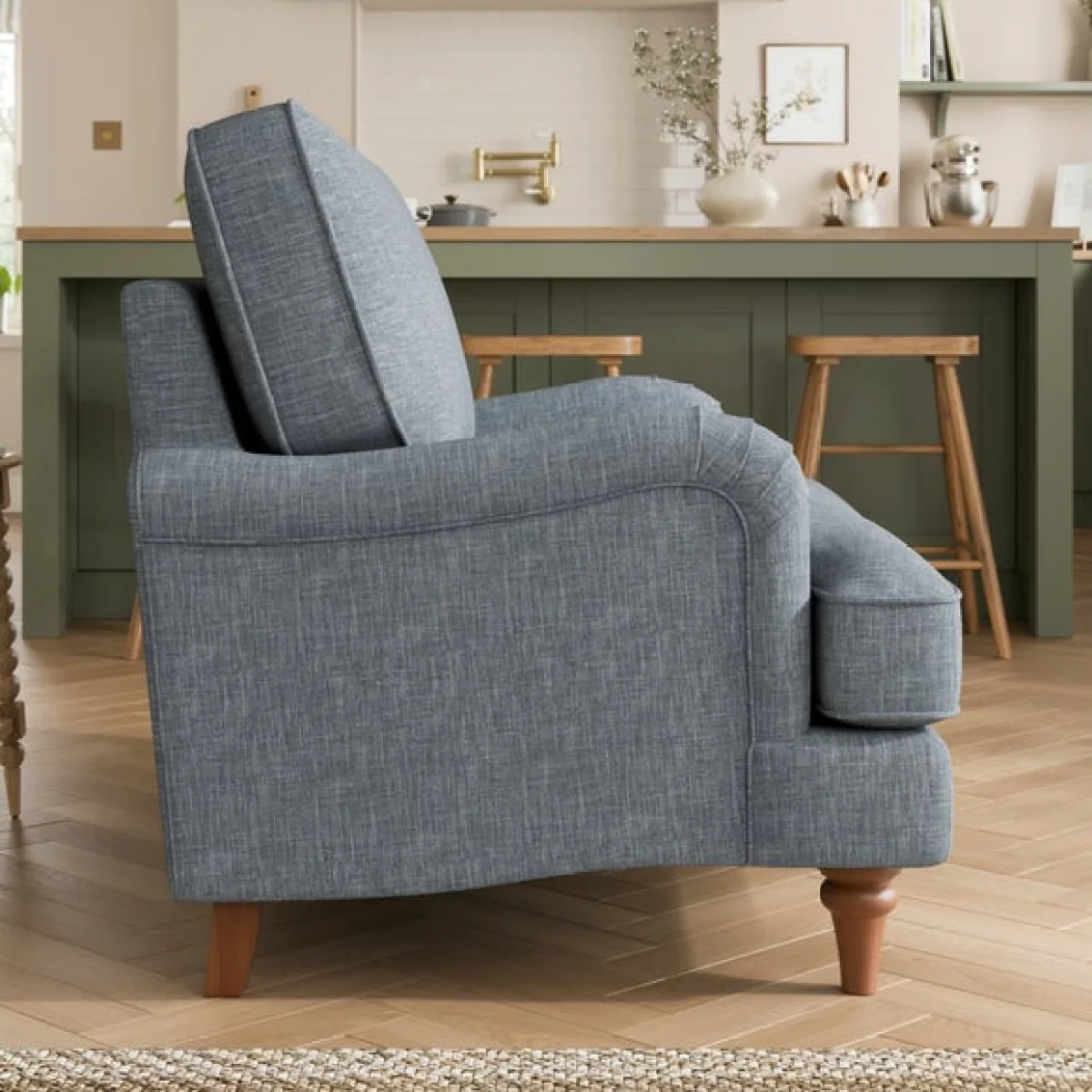 Beatrice II Faux Linen Snuggle Chair – image 4