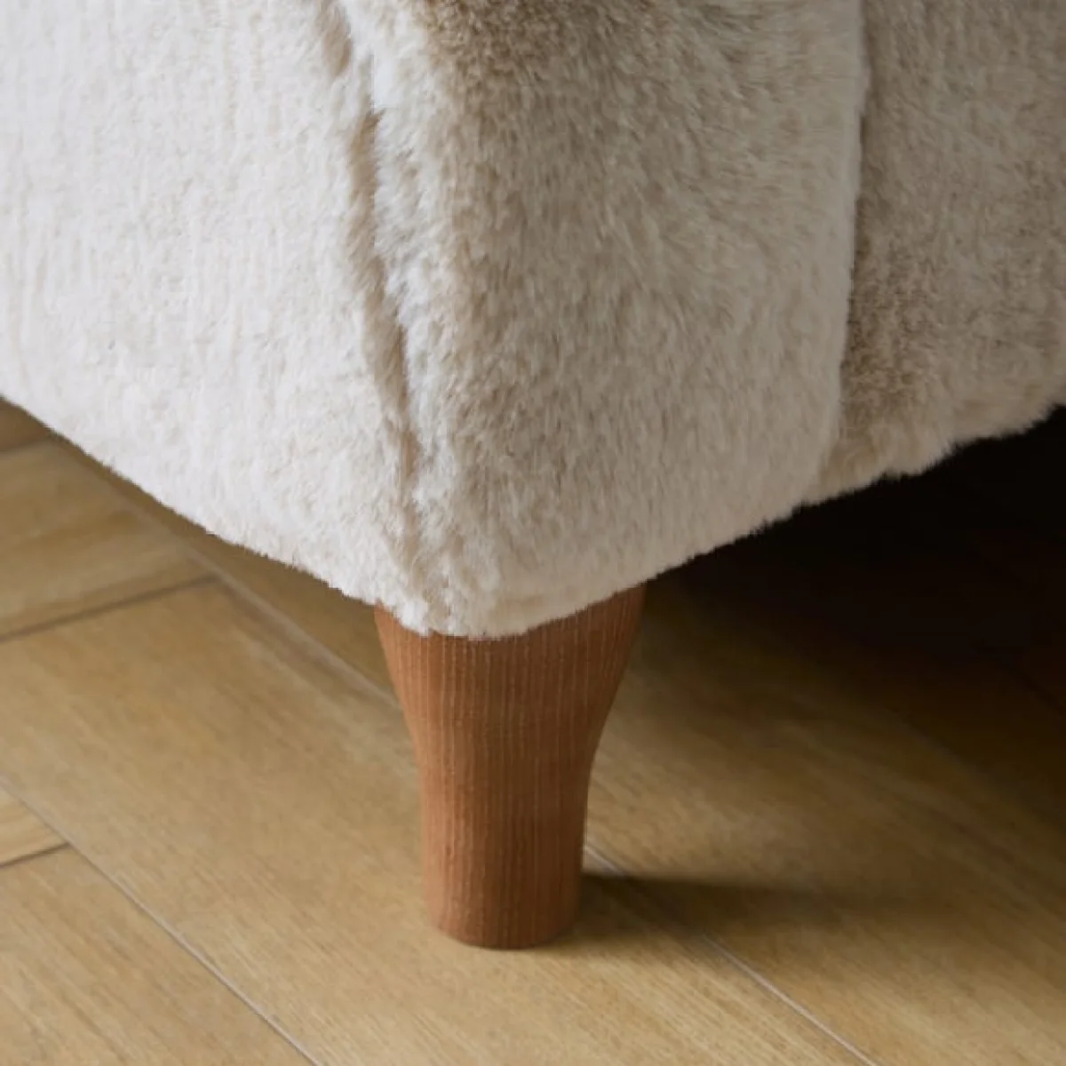 Millie Faux Fur Snuggle Chair – image 5