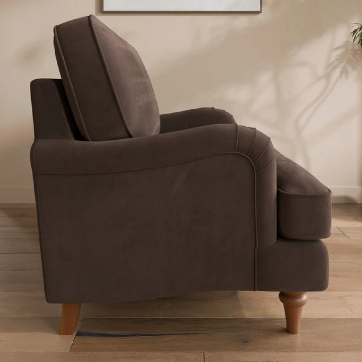 Beatrice II Velvet Snuggle Chair – image 3