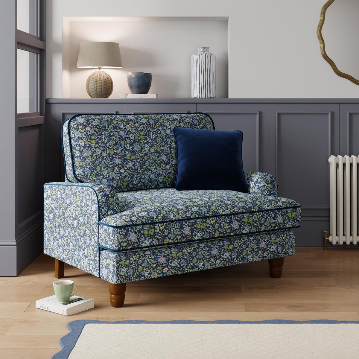 Beatrice Ditsy Floral Snuggle Chair – image 2
