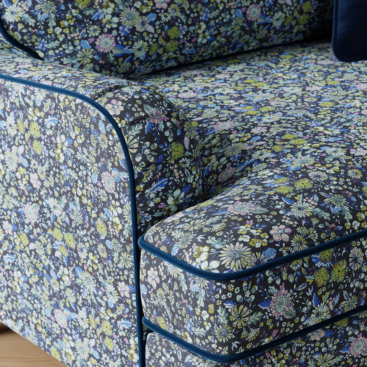 Beatrice Ditsy Floral Snuggle Chair – image 3
