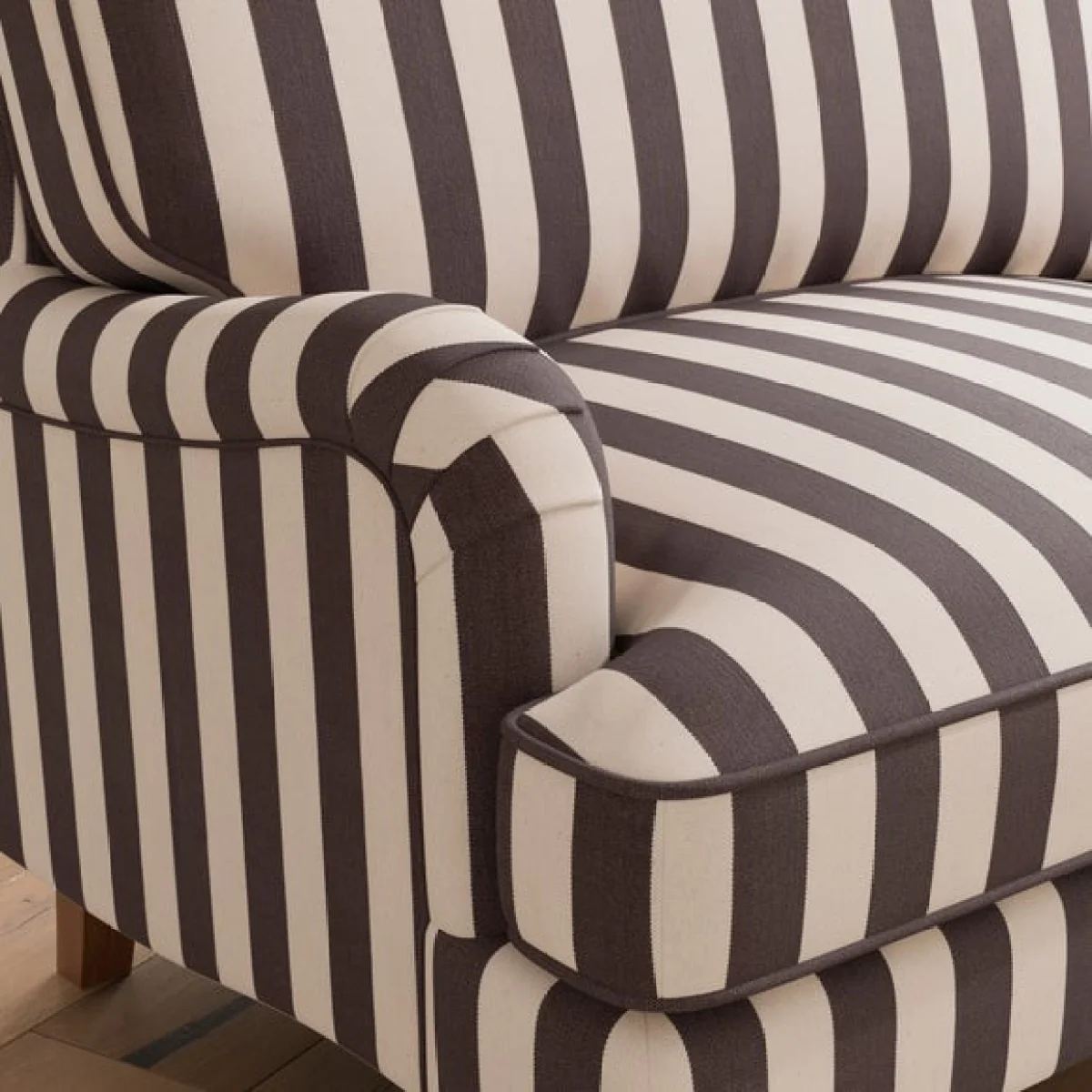 Beatrice II Woven Stripe Snuggle Chair – image 4