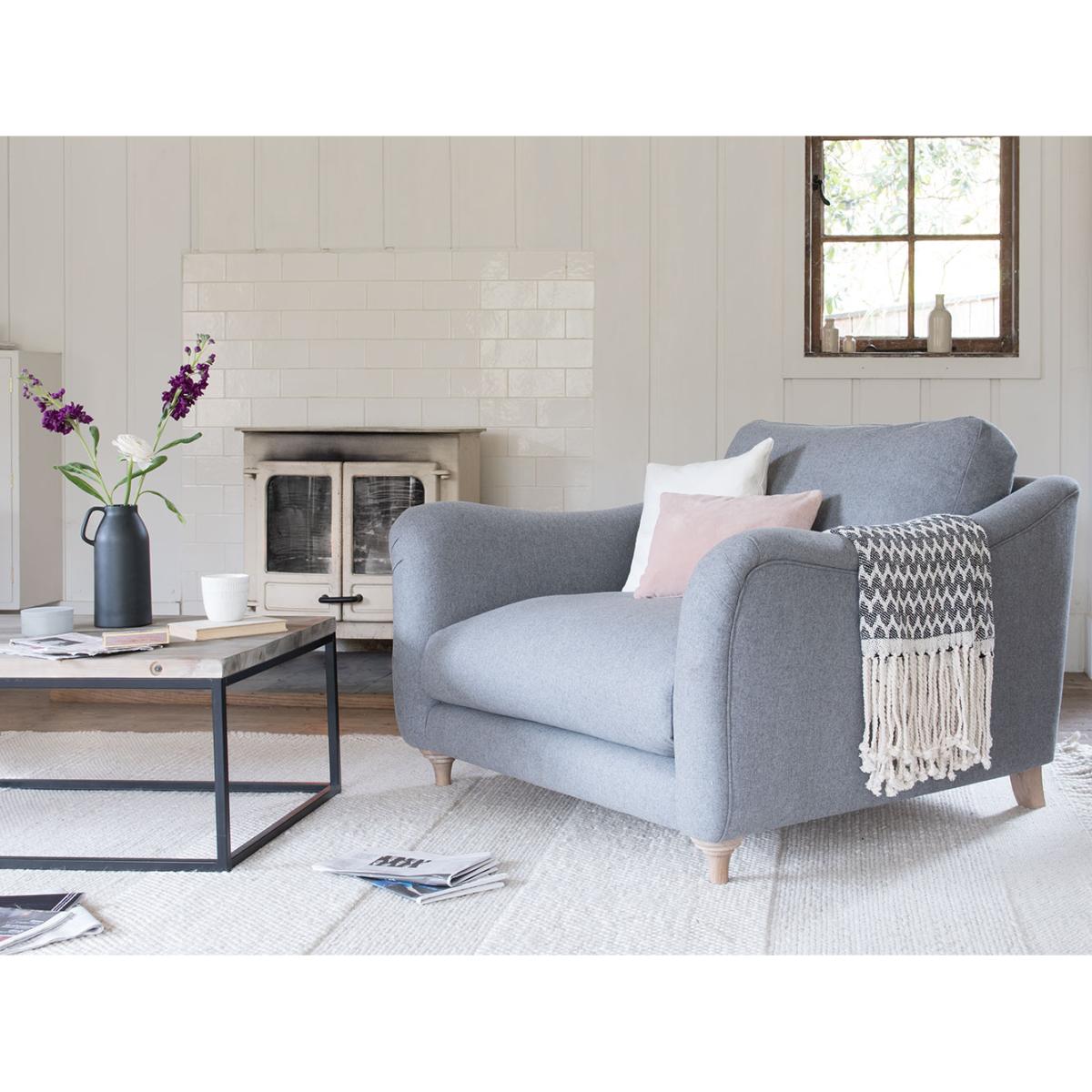 Bumpster Love Seat – image 6