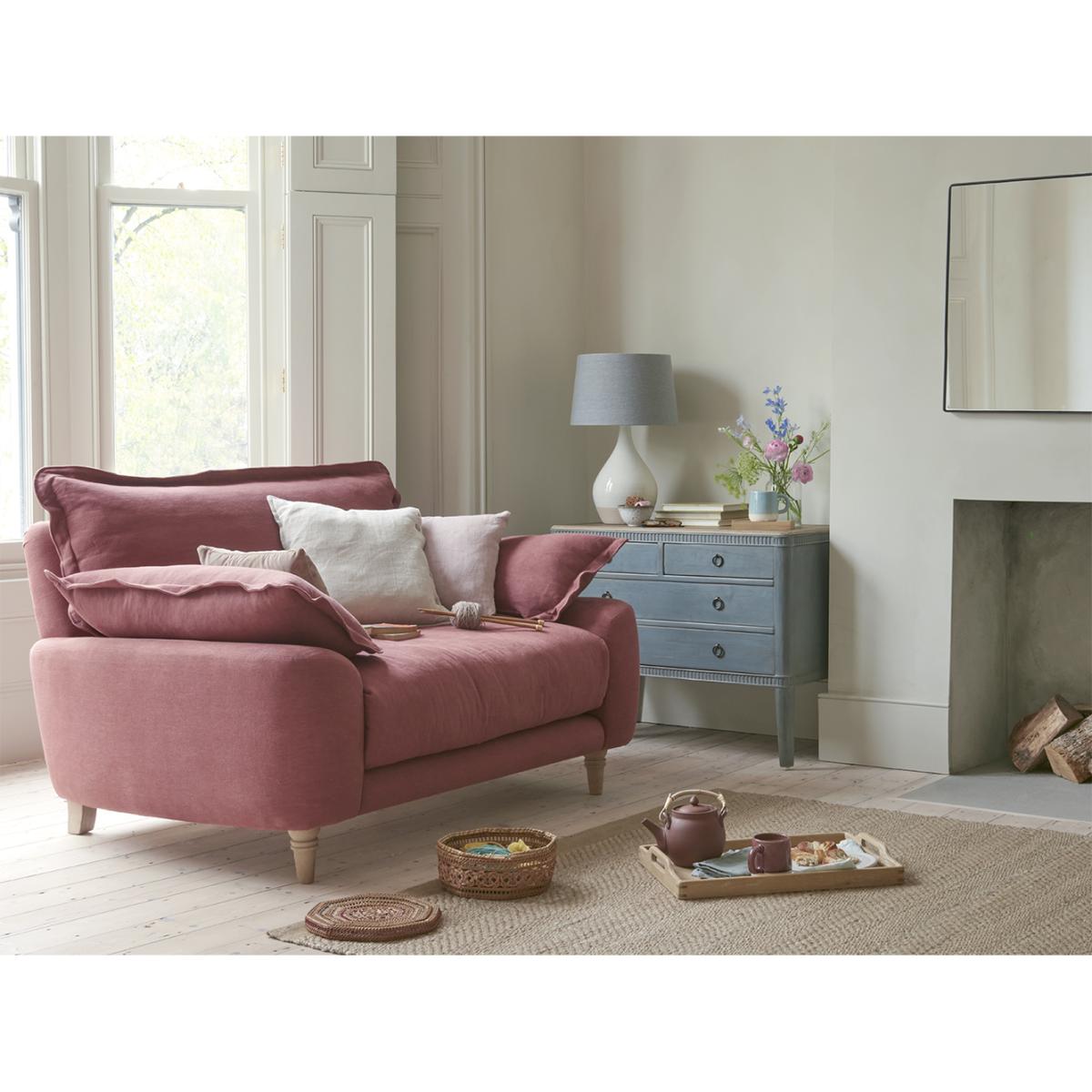 Bakewell Love Seat – image 6