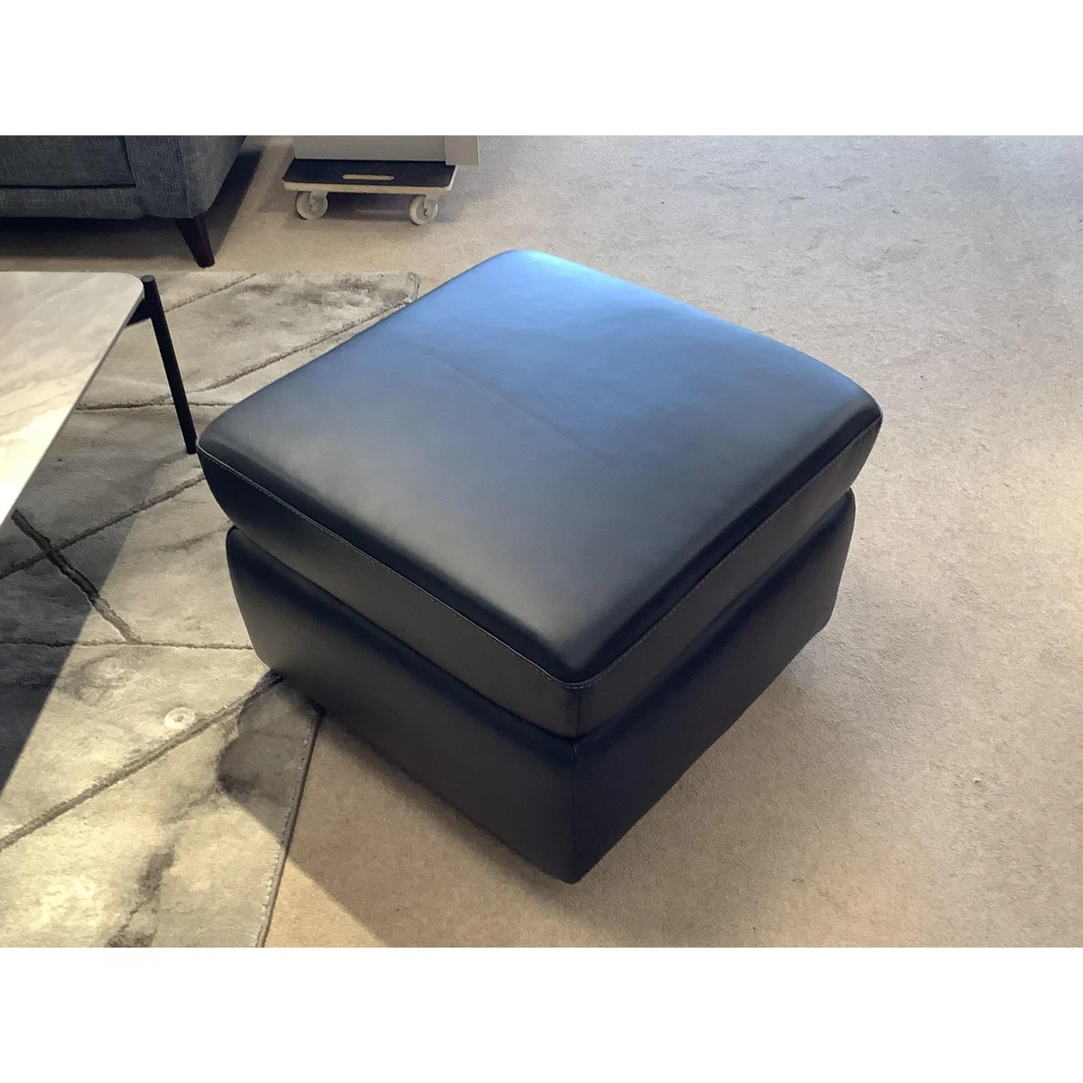Quinn 2 Seater Power Sofa & Footstool – image 4