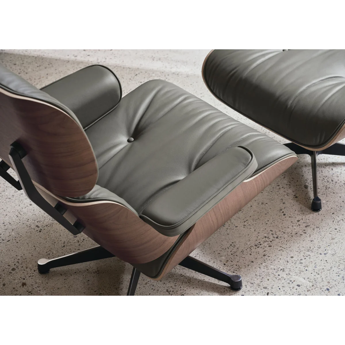 Vitra Eames Lounge Chair & Ottoman Santos Pal. Contemporary Calma 08 Dark Anthracite Black Base 04 – image 8