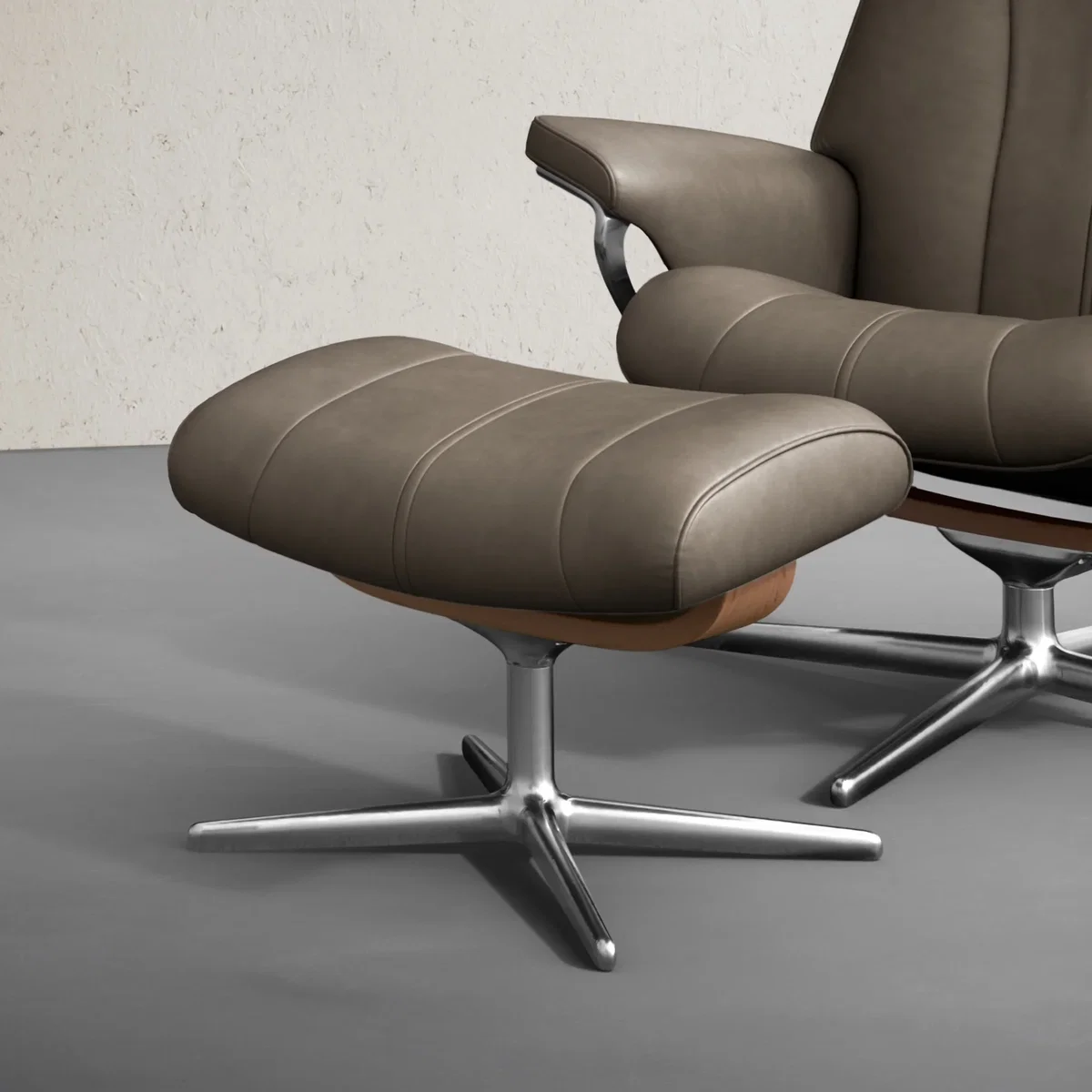 Stressless Paul Footstool With Cross Base - Batick Leather – image 3