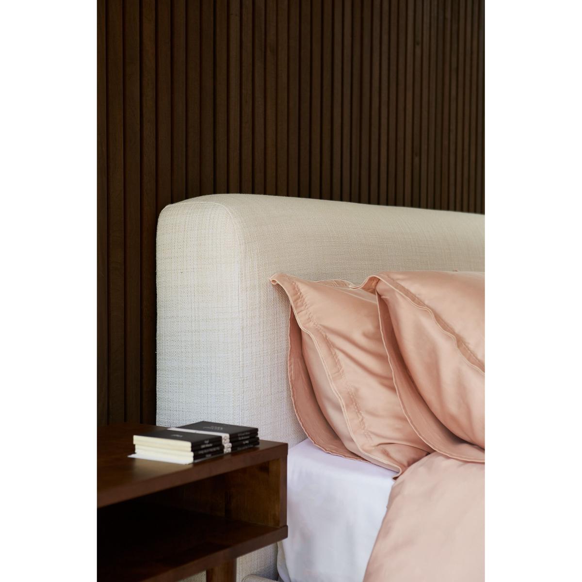 Lucy King Bed in Shearling Hygge Chunky Weave – image 4