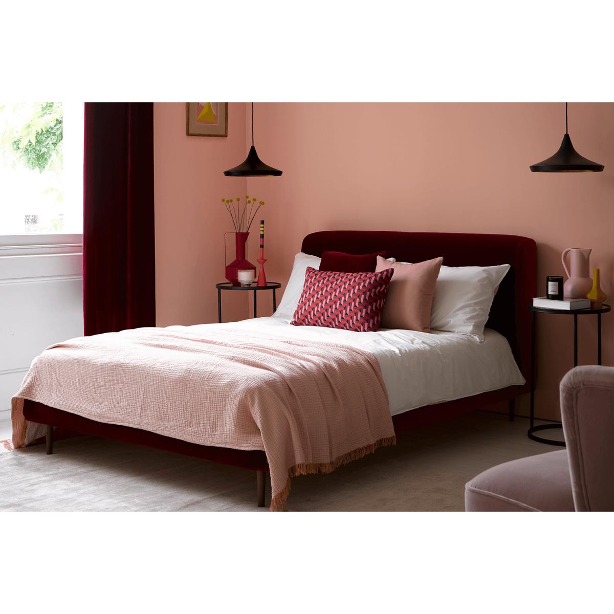 Lucy King Bed in Pampas Hygge Smart Linen – image 2