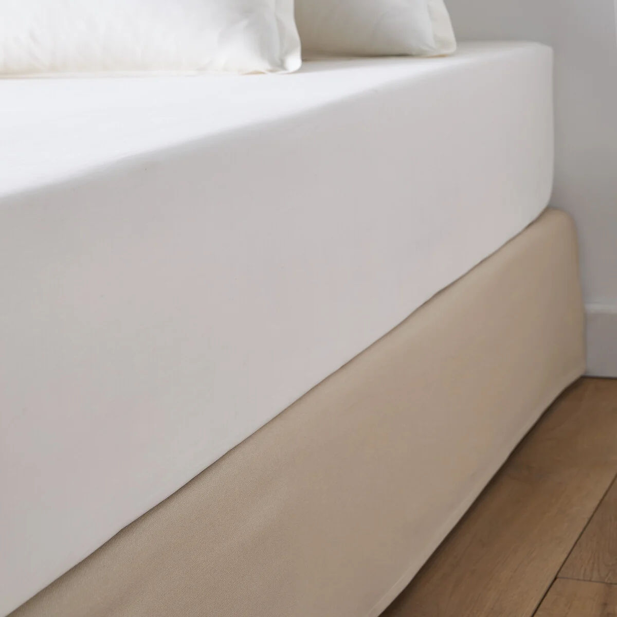 Scenario Cotton Bed Valance – image 1