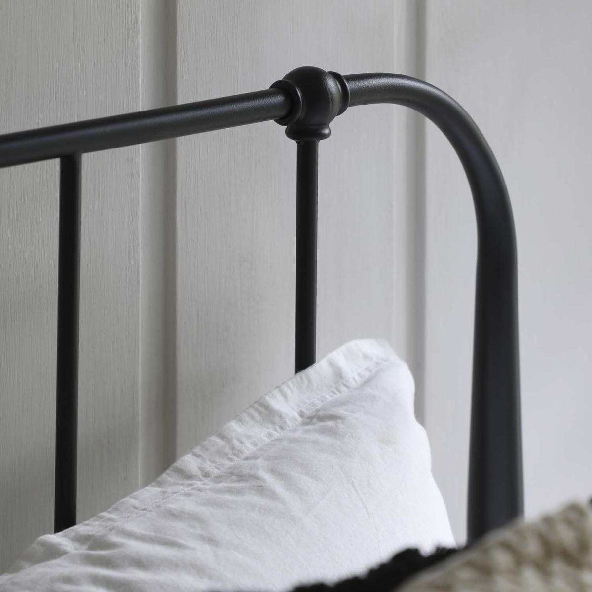 Lamba Metal Bed - Black - Lamba Double Bed in Black – image 3