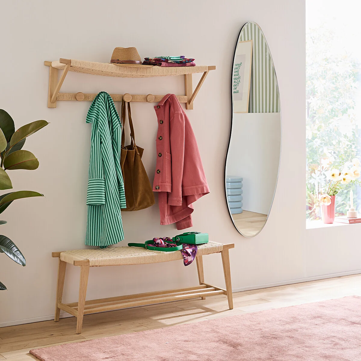 Kioto Wall-Mounted Coat Rack in Oak – image 2