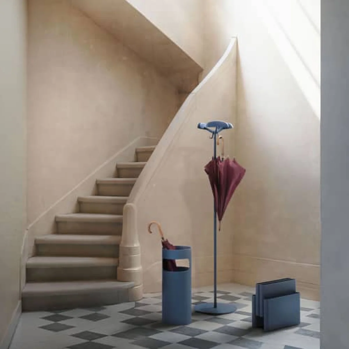 Alta Tensione Standing coat rack metal blue - Kartell – image 2
