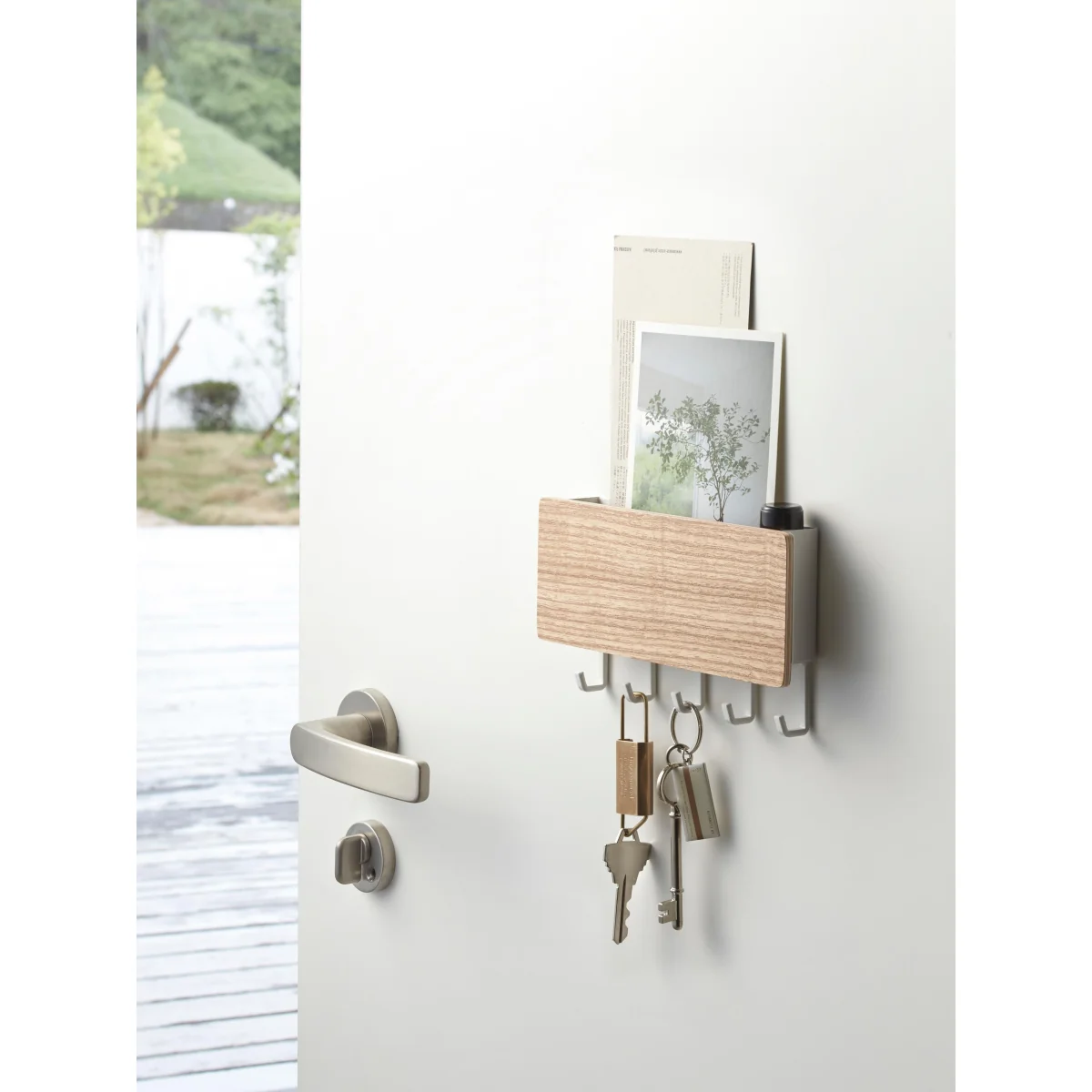 Wall-Mounted Coat Rack Rin with Magnetic Back – image 2