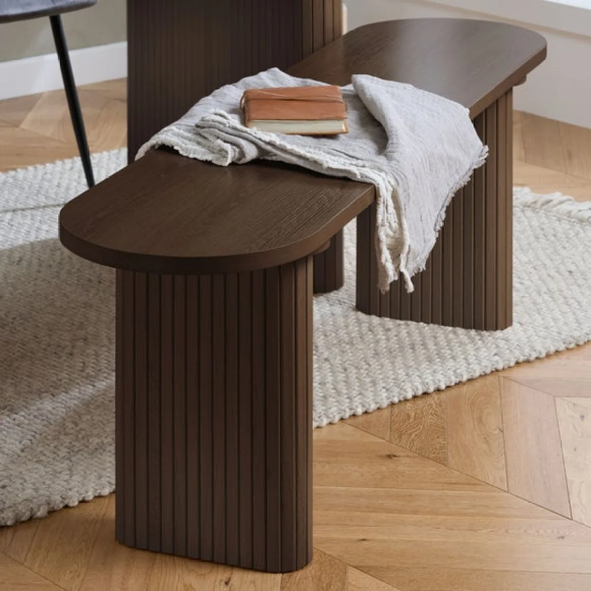 Axel Fluted Oval Bench – image 3