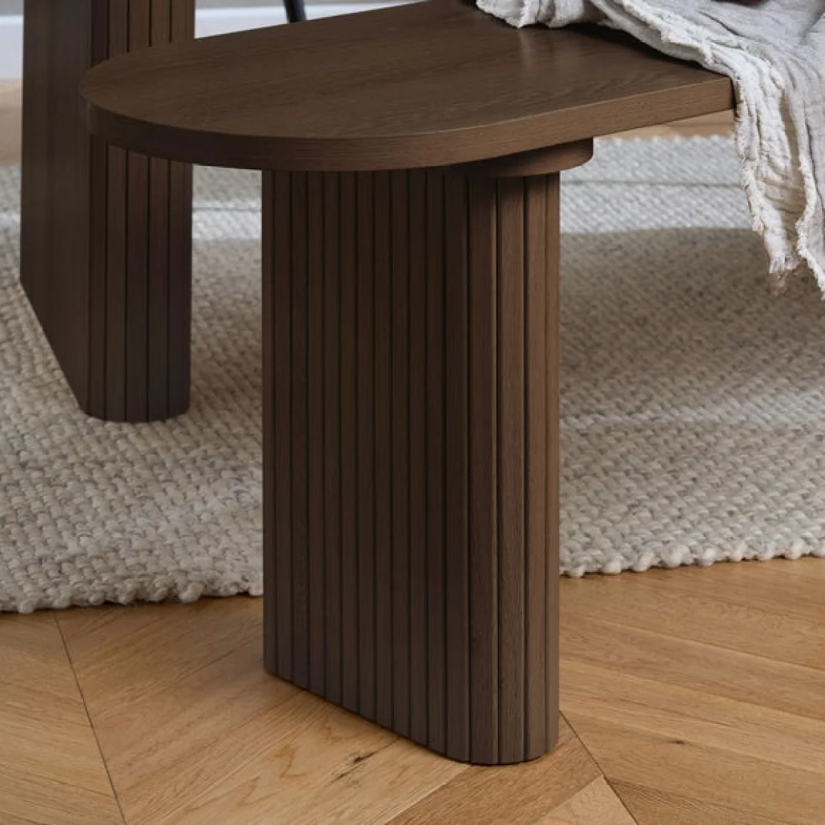 Axel Fluted Oval Bench – image 4