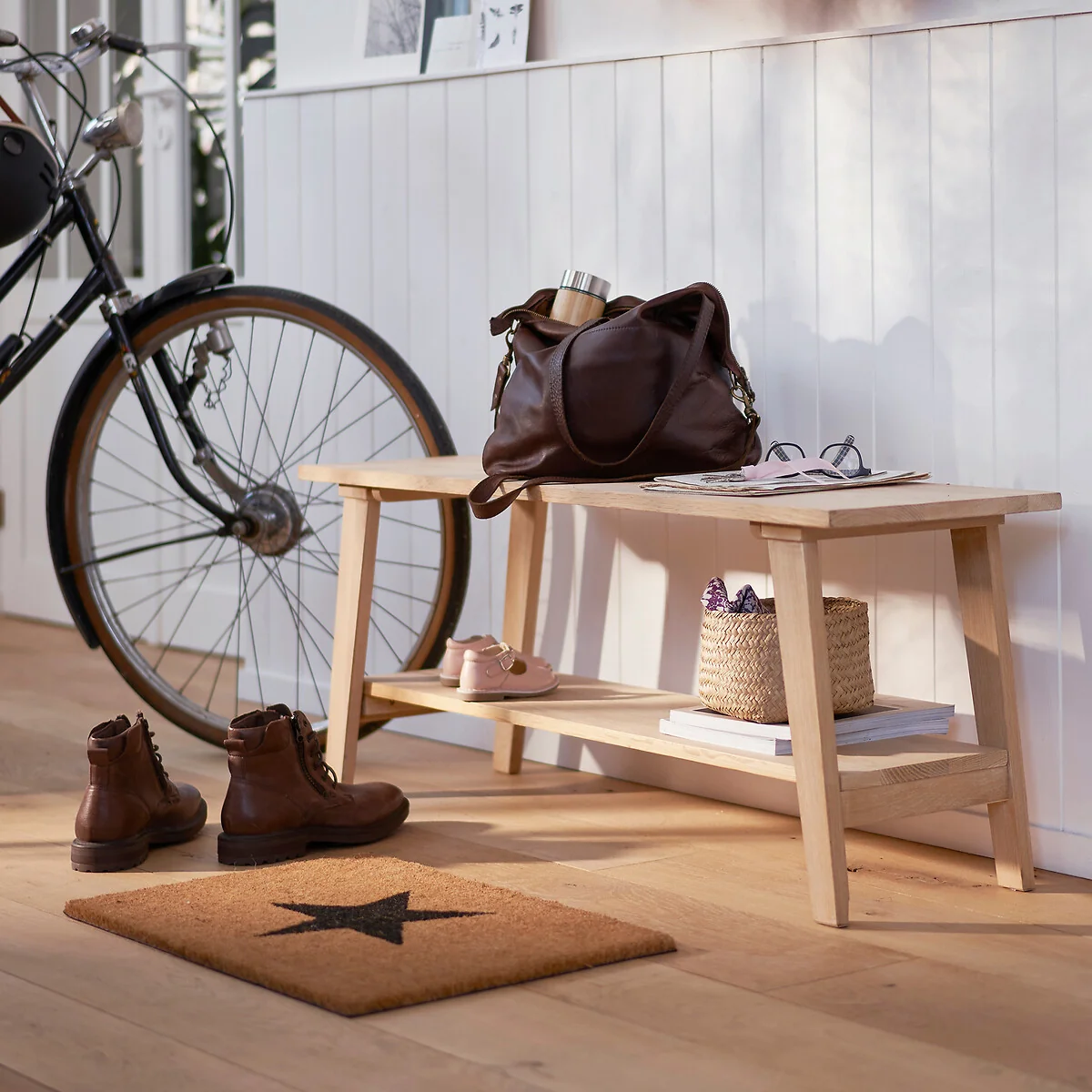 Oaky Hallway Bench – image 3