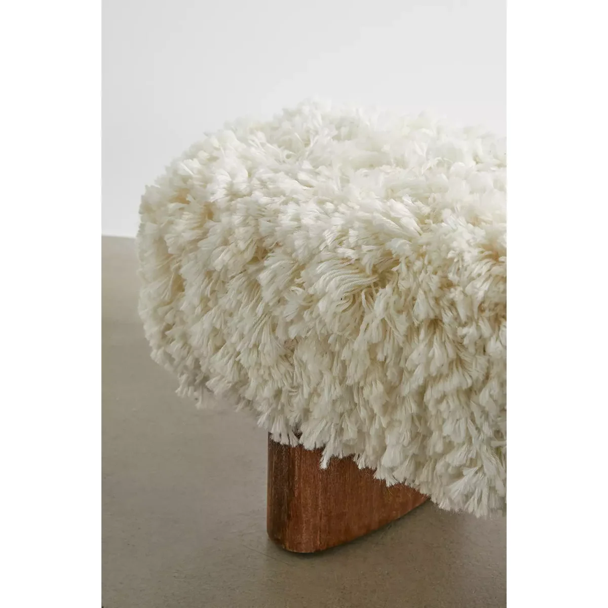 Isobel Bench - White ALL at Urban Outfitters – image 4
